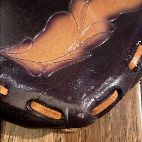 Wabags 100% Genuine Leather Tooled Purse - Picture 6 of 8